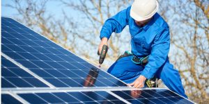Installation Maintenance Panneaux Solaires Photovoltaïques à Puechabon